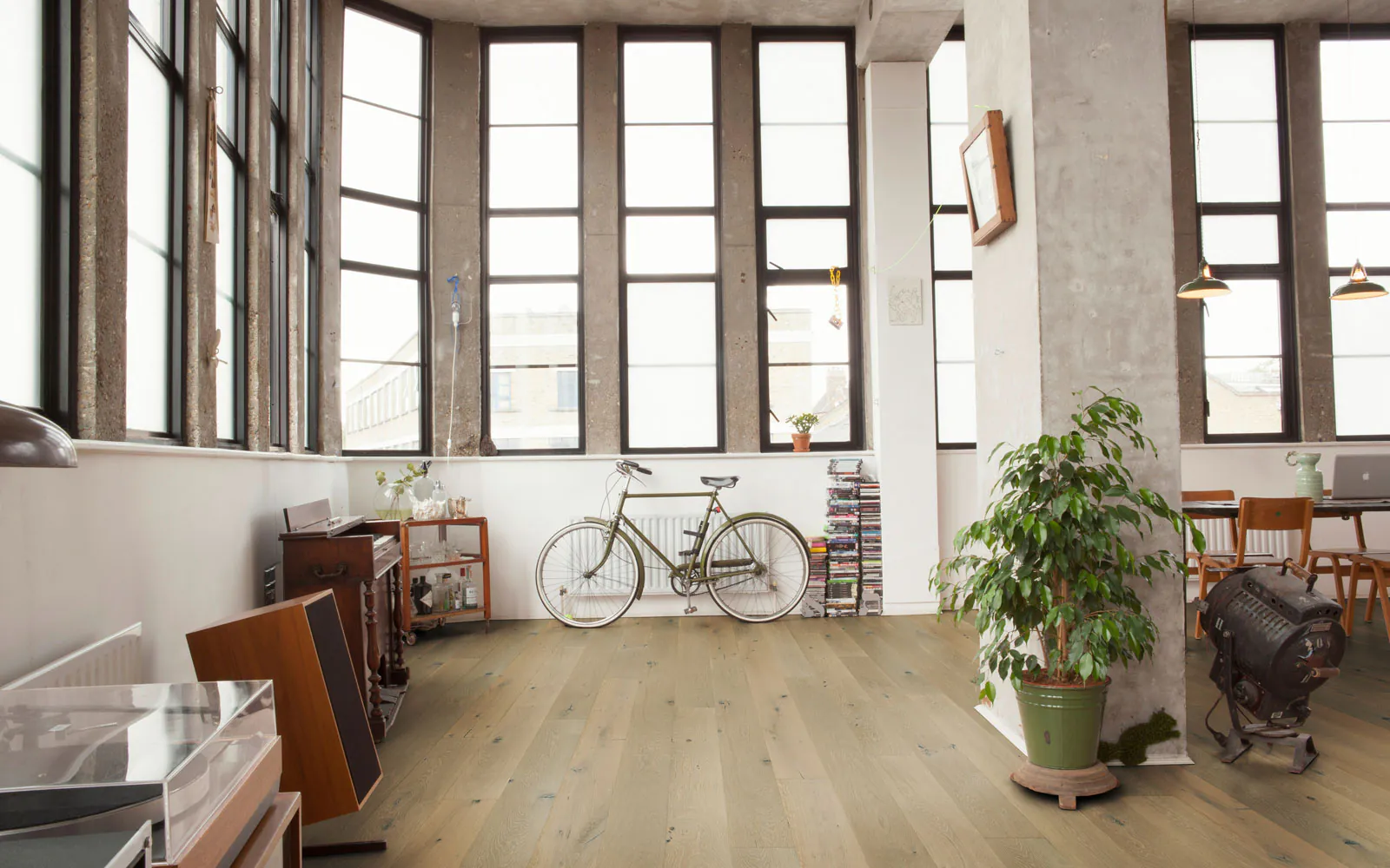 Viking Big Sky Eldora White Oak hardwood flooring 9½″ wide