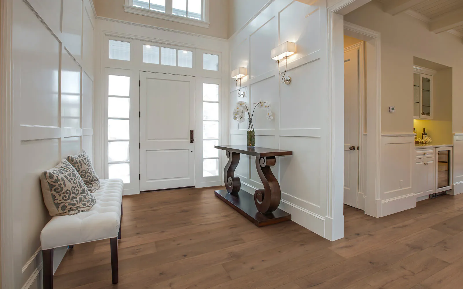 Viking Urban Rustic Mesa White Oak hardwood flooring 7½″ wide