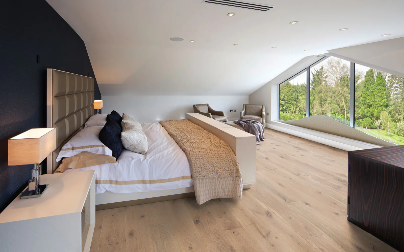 Viking Urban Rustic Snow Cap White Oak hardwood flooring 7½″ wide